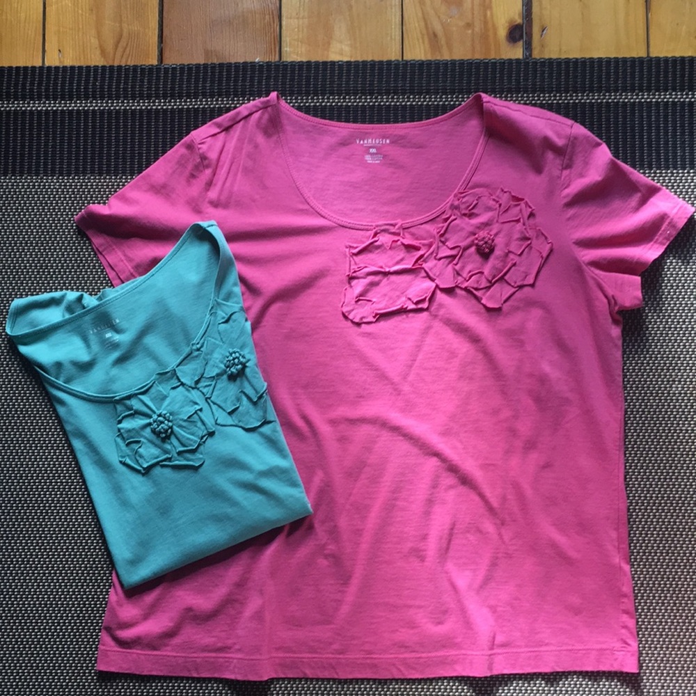 Bundle of two! Van Heusen t’s with flower detail