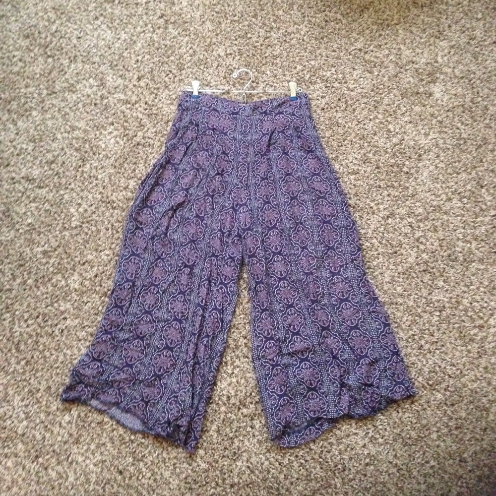 Wide legged pants