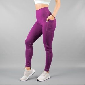 Buff Bunny Leggings Acai Size Small