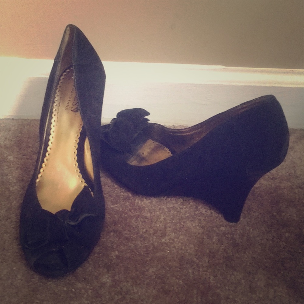 7.5 Black peep toe wedges
