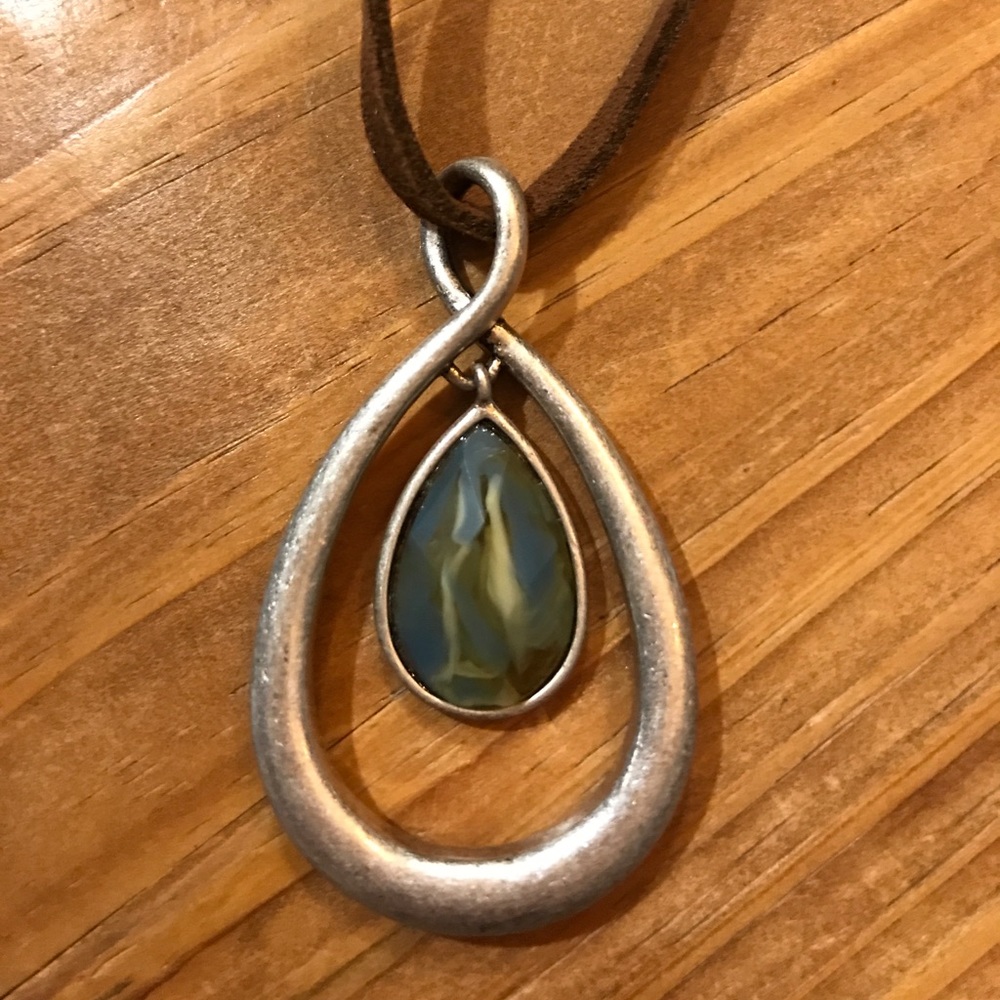 Necklace - Picture 2 of 3