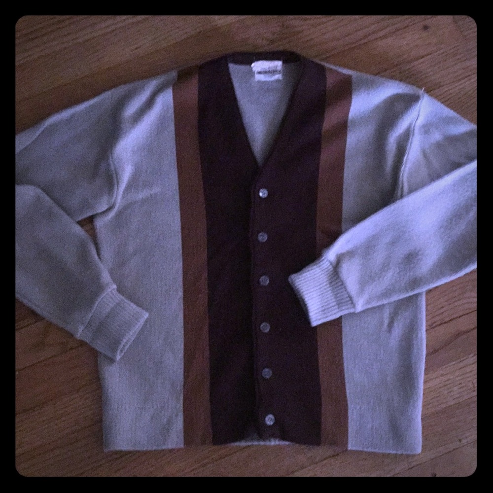 VINTAGE SWEATER
