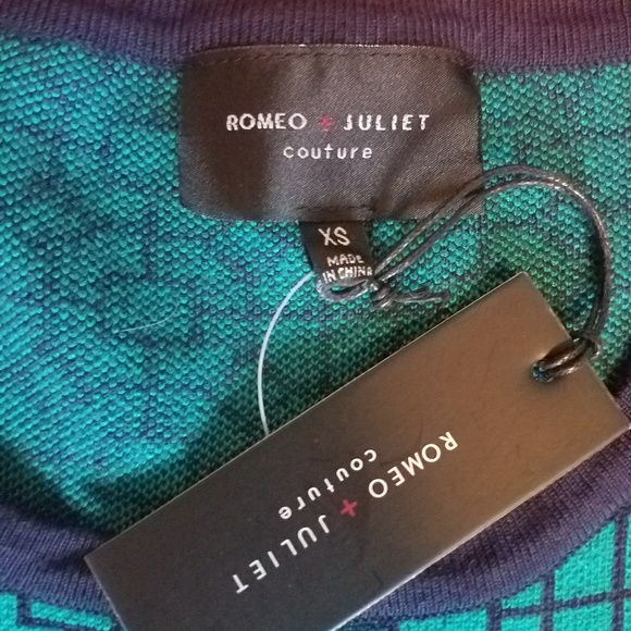 Romeo + Juliet NWT Short Sleeve Sweater Dress - Picture 2 of 5