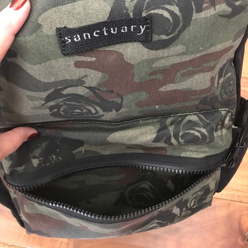 Sanctuary Camo Canvas Bkpk w Xtra Bag - Picture 4 of 8