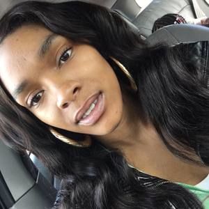 Meet your Posher, Desiree