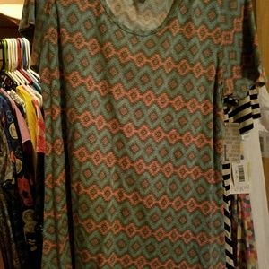 Nwt Lg lularoe Classic T. Soft!!