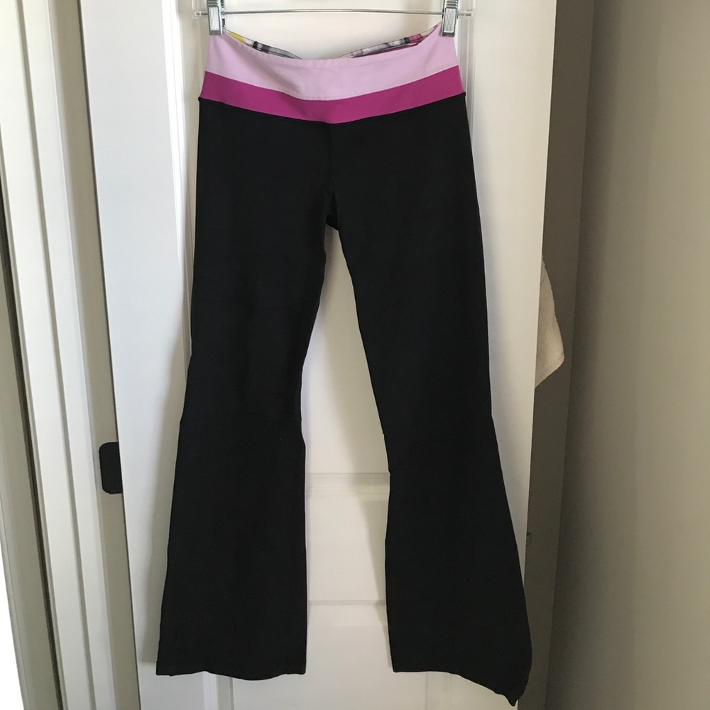 lululemon Sz 4 Groove Pants Black w/ Purple Waist