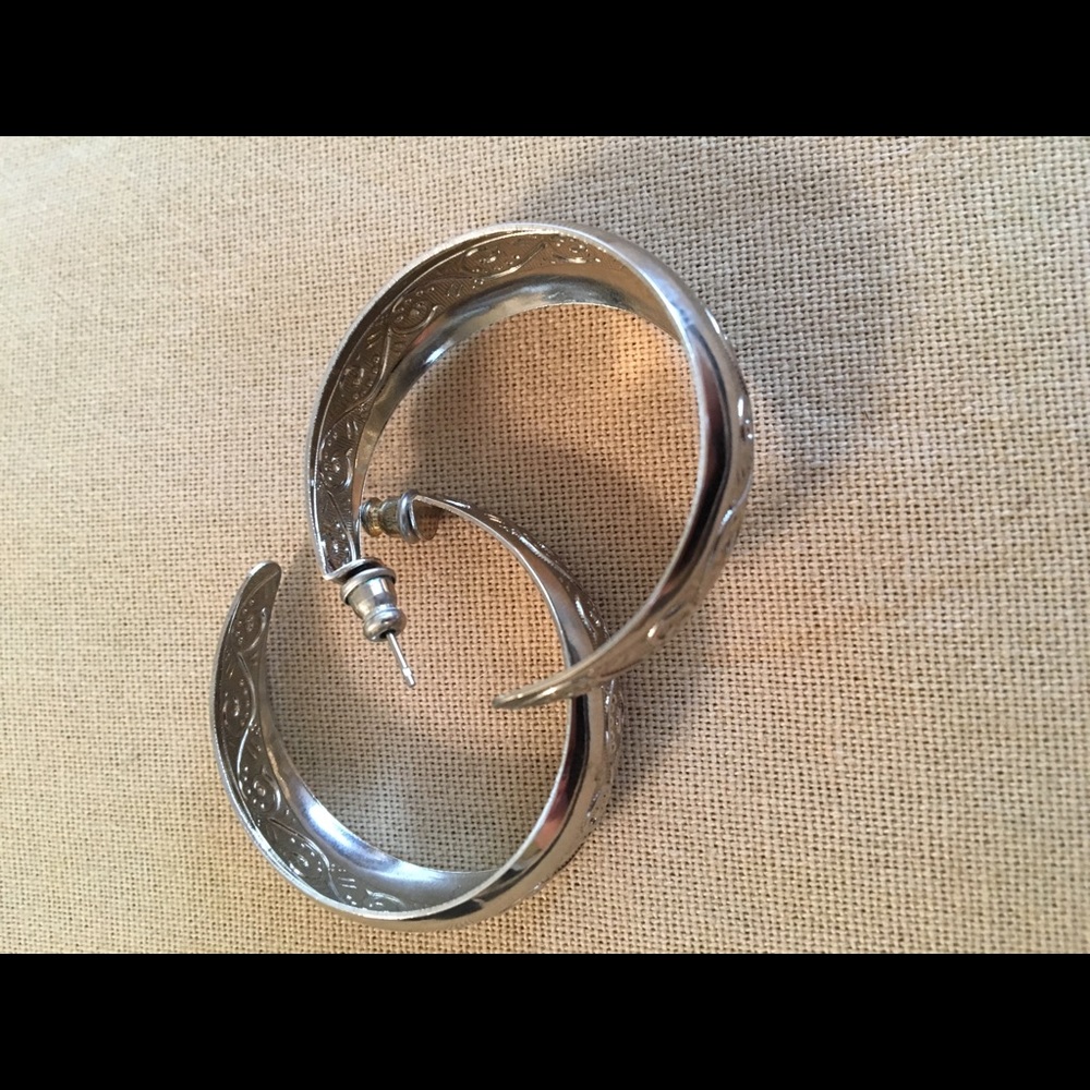 Vintage silver hoop filigree earrings