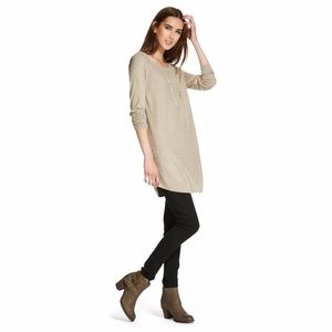 CLOSET CLEAR OUT Women's Medium Crew Neck Sweater