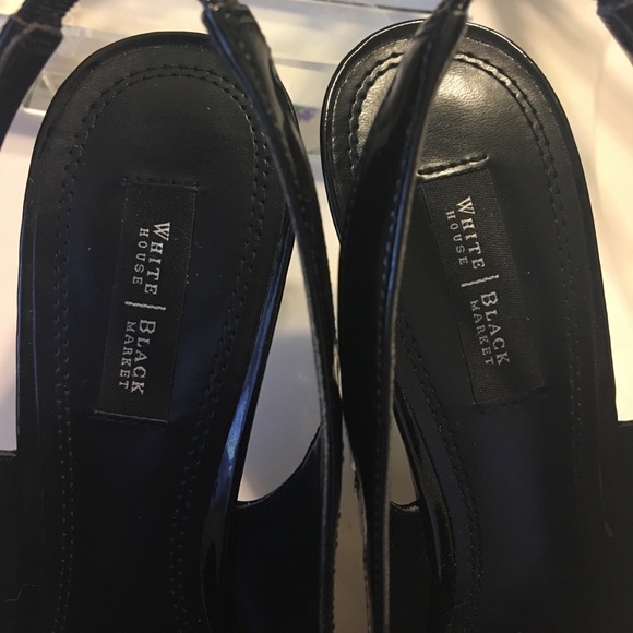 White House / Black Market - Picture 4 of 5