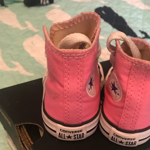 Pink converse size 2 - Picture 4 of 4