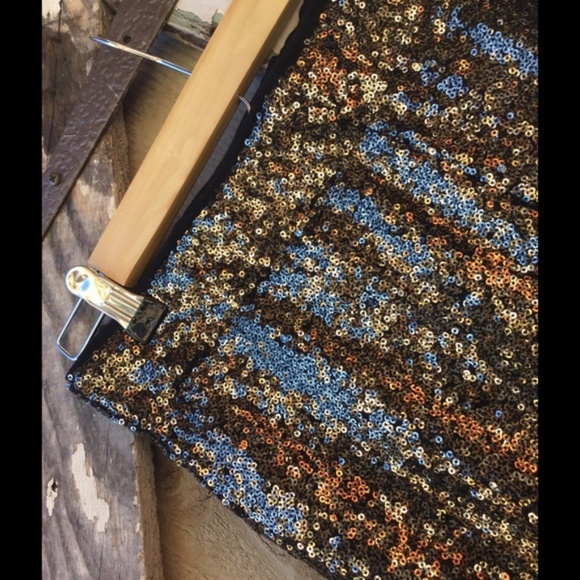 LAST PAIR!! Bronze Sequin Leggings - Picture 4 of 4