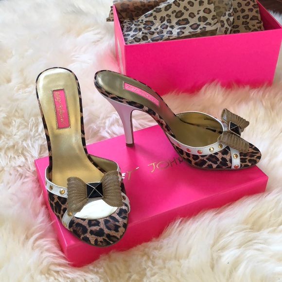 Betsey Johnson heels - Picture 1 of 7