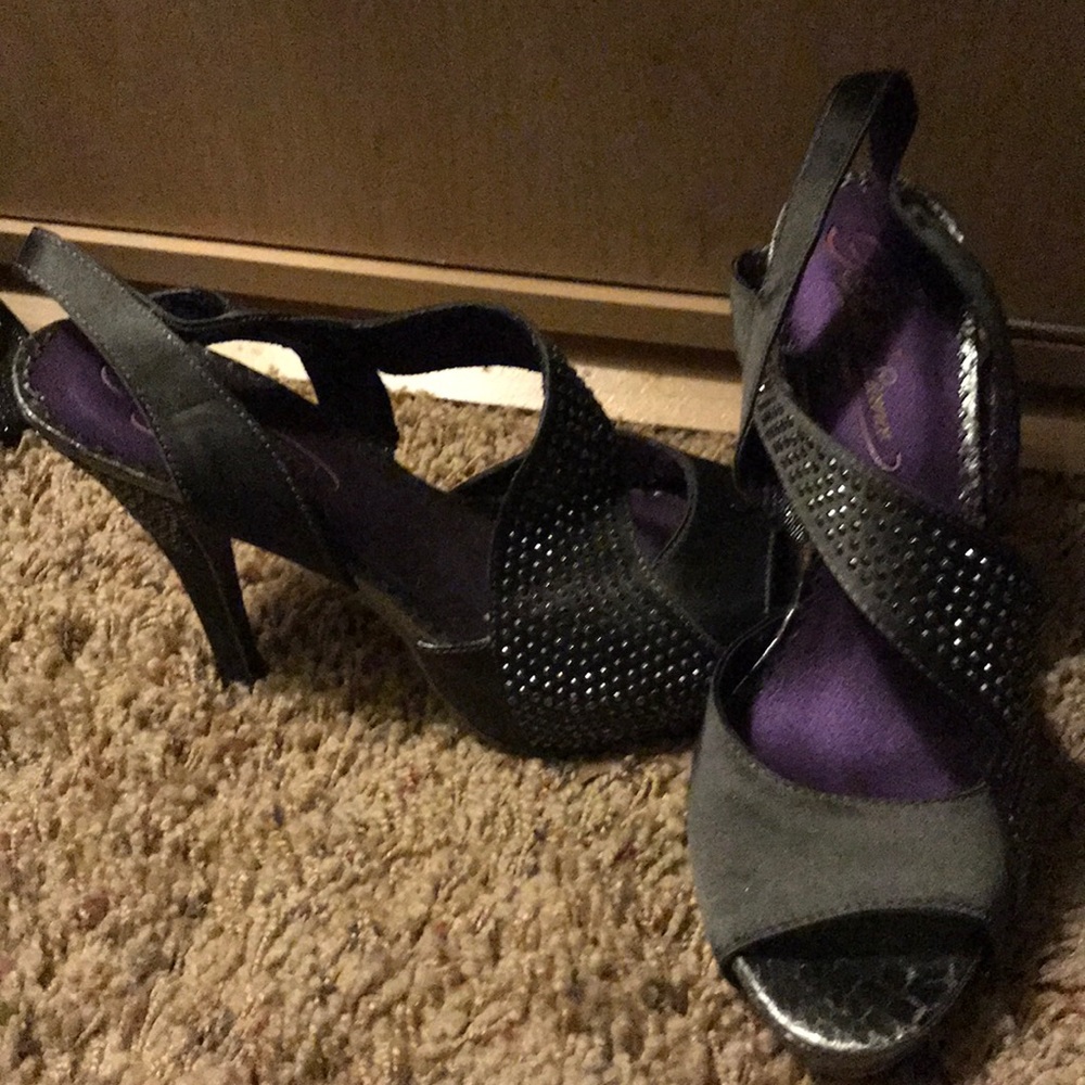Hunter green high heel shoes with sparkle