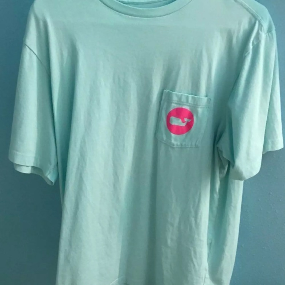 Vineyard vines tee