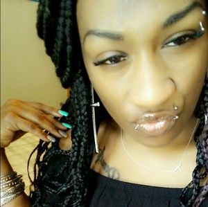 Meet your Posher, Delise