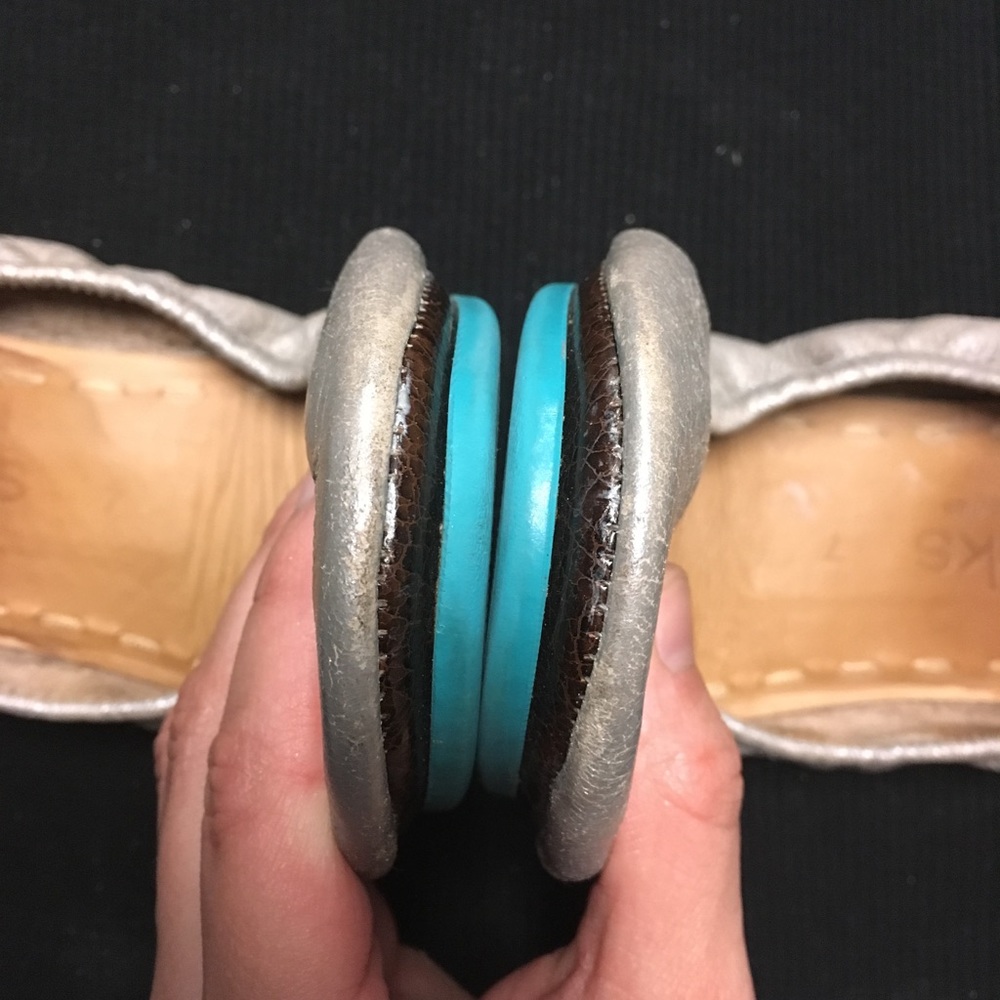 Feather grey tieks with silver polish size 7 - Picture 7 of 8