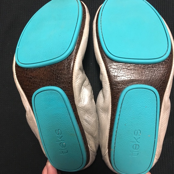 Feather grey tieks with silver polish size 7 - Picture 4 of 8