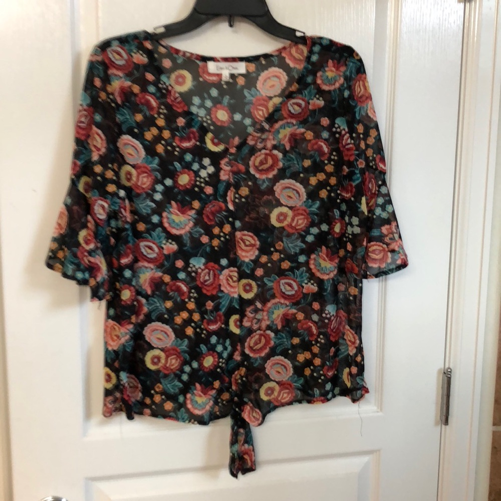 Floral blouse with bell sleeves sz lg
