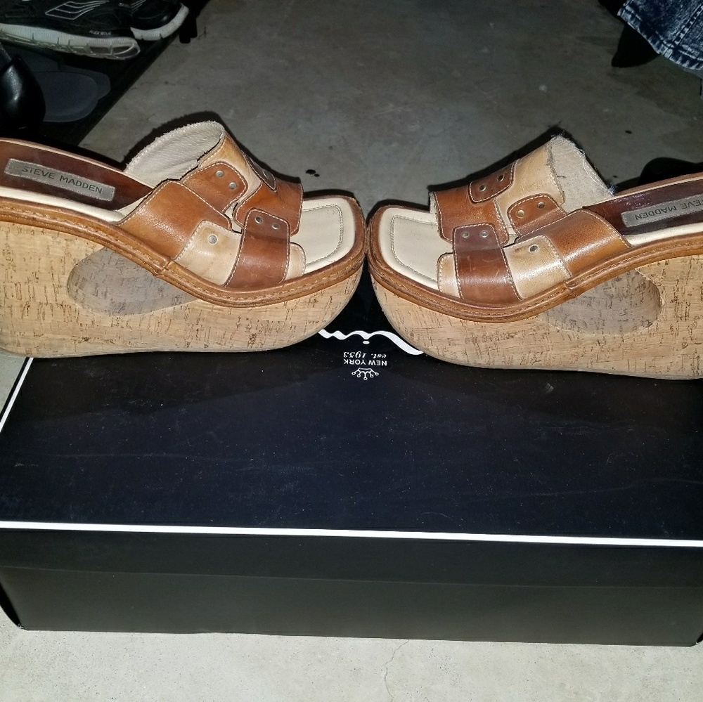 Vintage Steven Madden cork platform sandals