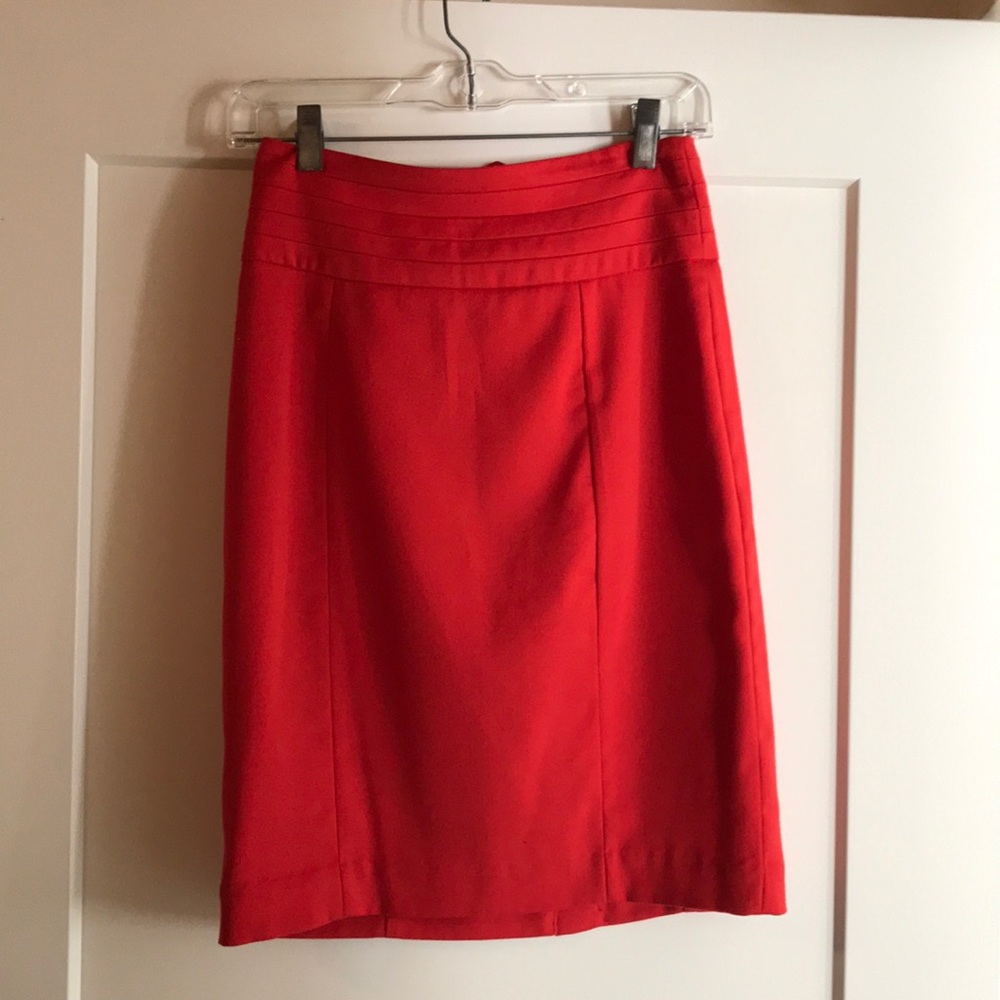 H & M red pencil skirt