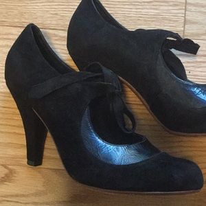 Vintage Black Suede Heals