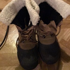 Unisex winter boots in suede size 1