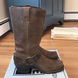 Frye Harness 12R size 6.5 in tan