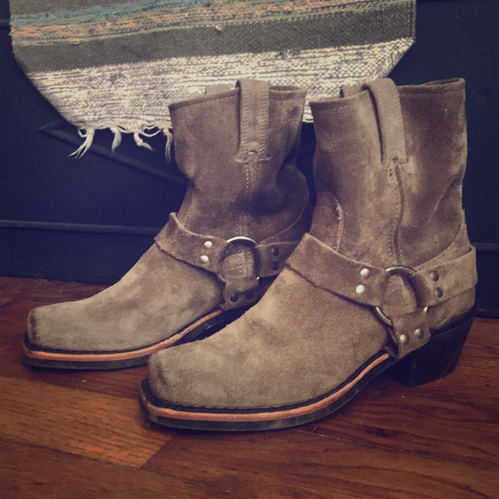 Frye 8R Suede Harness boots!