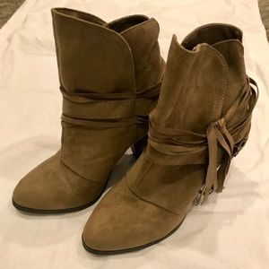 Qupid Women’s Raelynn Taupe Fringe Ankle Boot