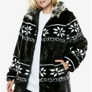 Faux fur snowflake pattern winter coat
