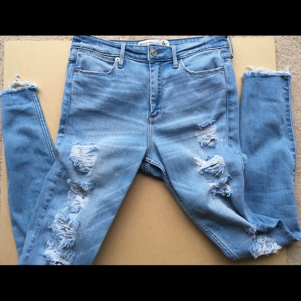 •ABERCROMBIE&FITCH high rise skinny RIPPED JEANS•