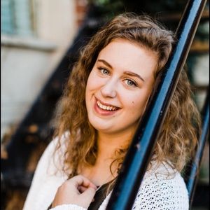 Meet your Posher, Amelia