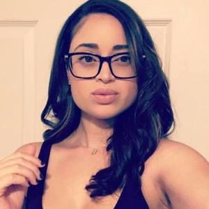 Meet your Posher, Mariangelis