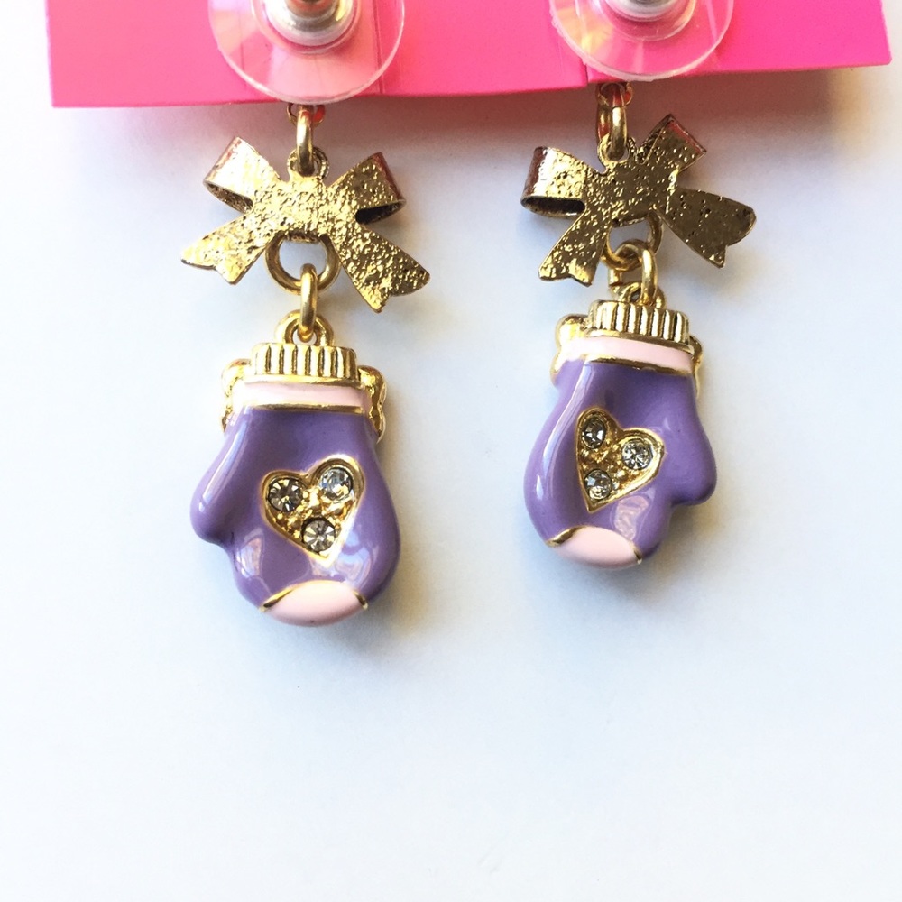 NWT Betsey Johnson rare boxing glove earrings