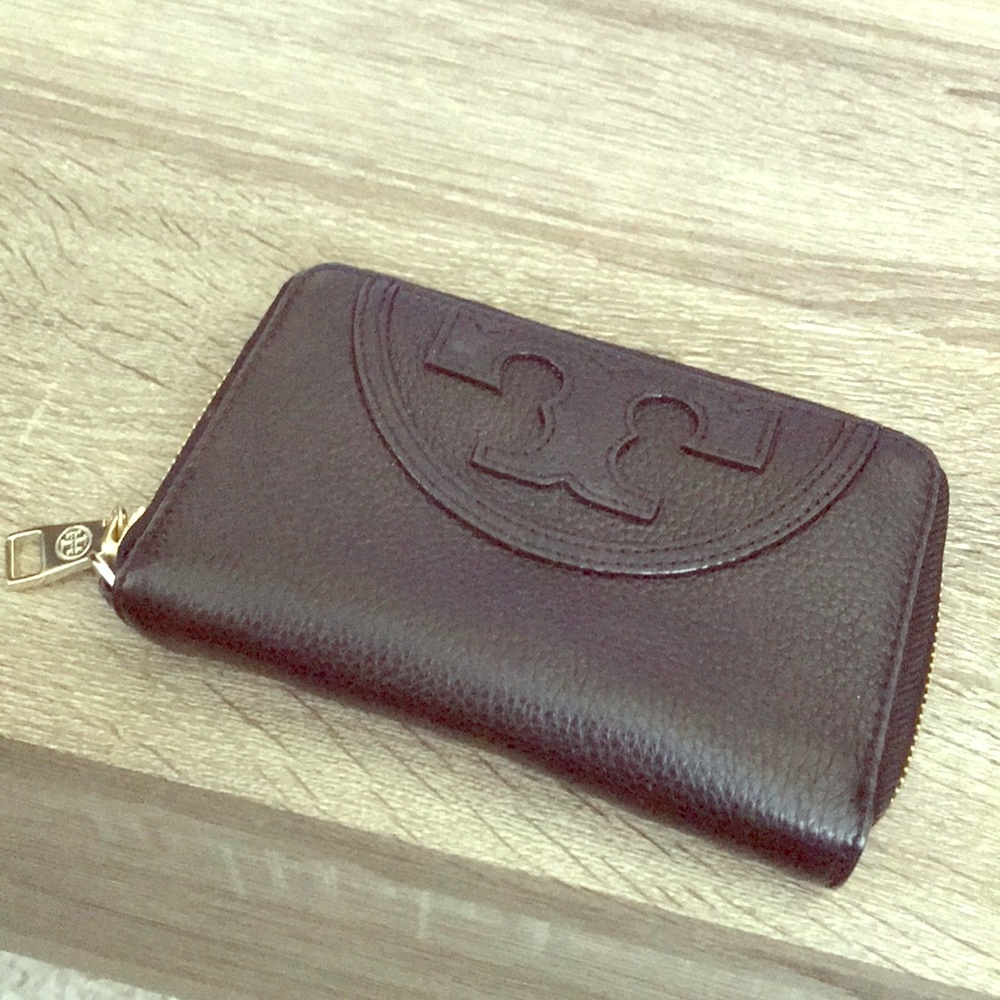 Tory Burch Smartphone Wristlet