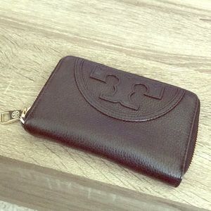 Tory Burch Smartphone Wristlet