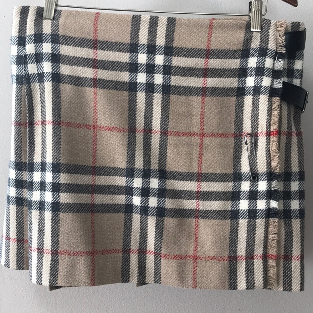 Classic Burberry kilt skirt