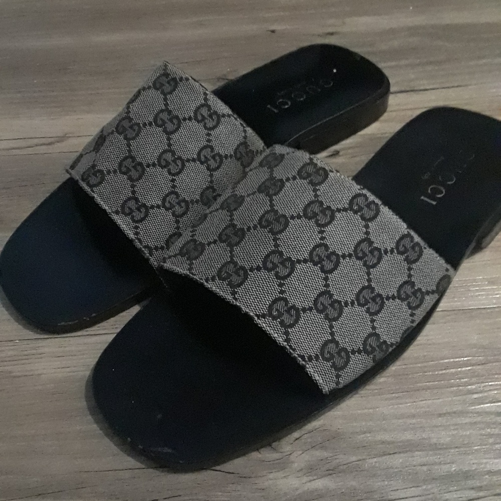 Men's Gucci slides made in Italy