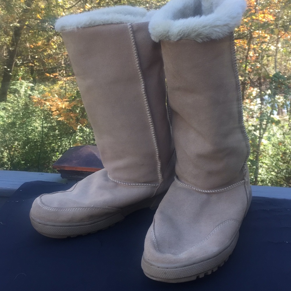 Faux fur lined boots. Kohls brand.