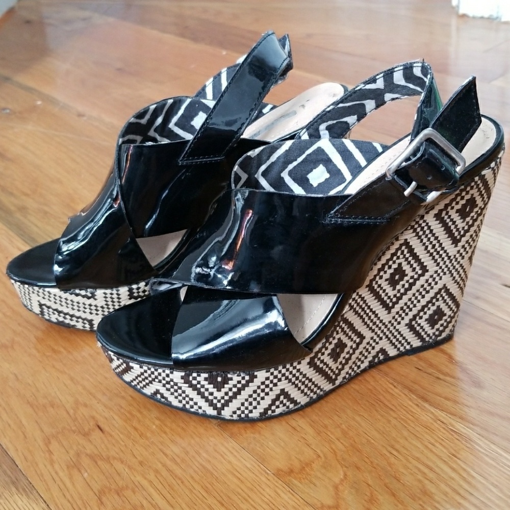 BCBG Tribal Black Patent Wedges