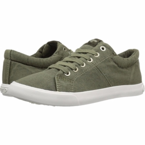 Rocket Dog Shoes - NWT Rocket Dog Campo Olive Beach Campus Sneaker