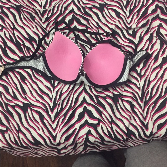 bra - Picture 3 of 3