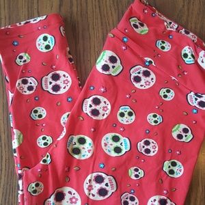LuLaRoe TC Sugar Scull Leggings