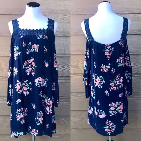 Xhilaration Dresses & Skirts - Floral Cold Shoulder Long Sleeve Dress Crochet 🌺