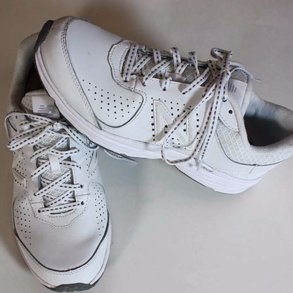 New Balance Women's White Sneakers Size 8