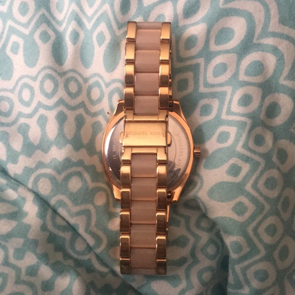 Michael Kors rose gold watch - Picture 2 of 2