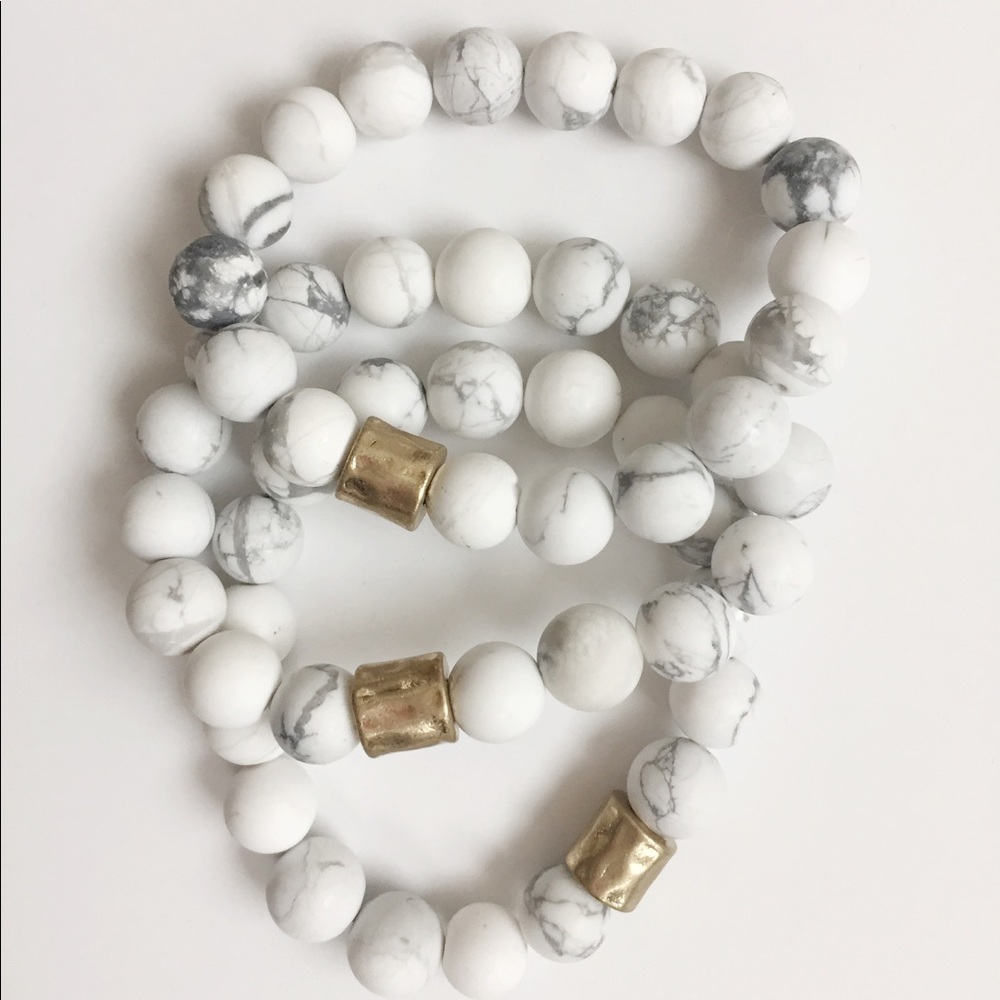 WHITE HOWLITE stretch bracelet