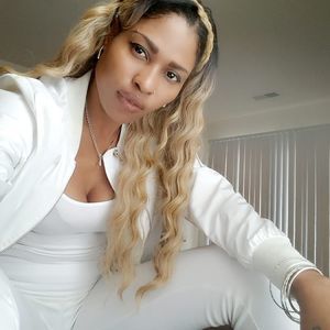 Meet your Posher, Denise