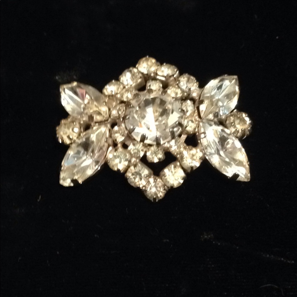 🎉Brand new listing🎉 brooch